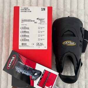 Ultra Ankle Black Support Brace